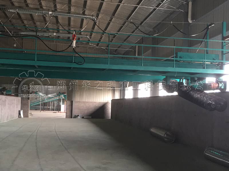 雙螺旋翻拋機(jī)如何將市政污泥“變廢為寶”？深層翻拋實(shí)現(xiàn)快速腐熟